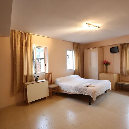 Royal 2* يوريت دي مار