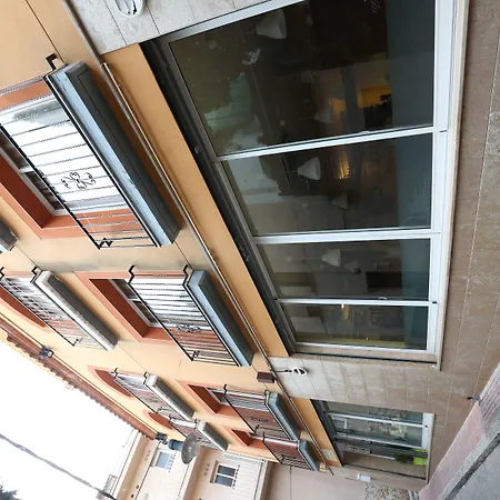 Royal 公寓式酒店 2*