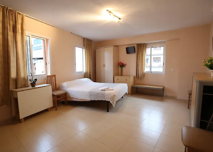 Royal 2* يوريت دي مار