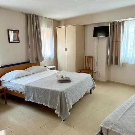 Royal Apartmanhotel 2*