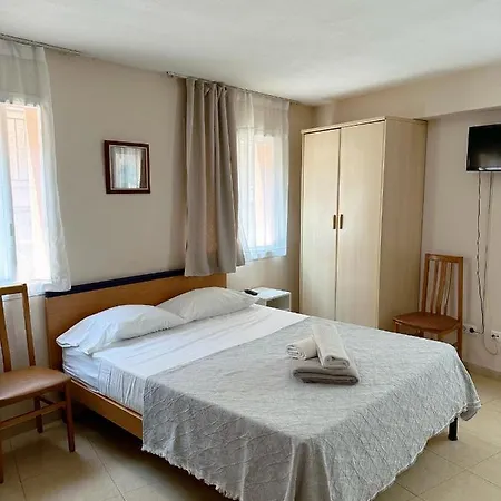 Royal Apartmanhotel 2*