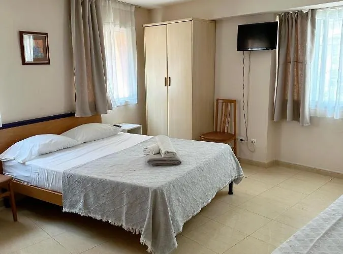 Royal Apartmanhotel 2*